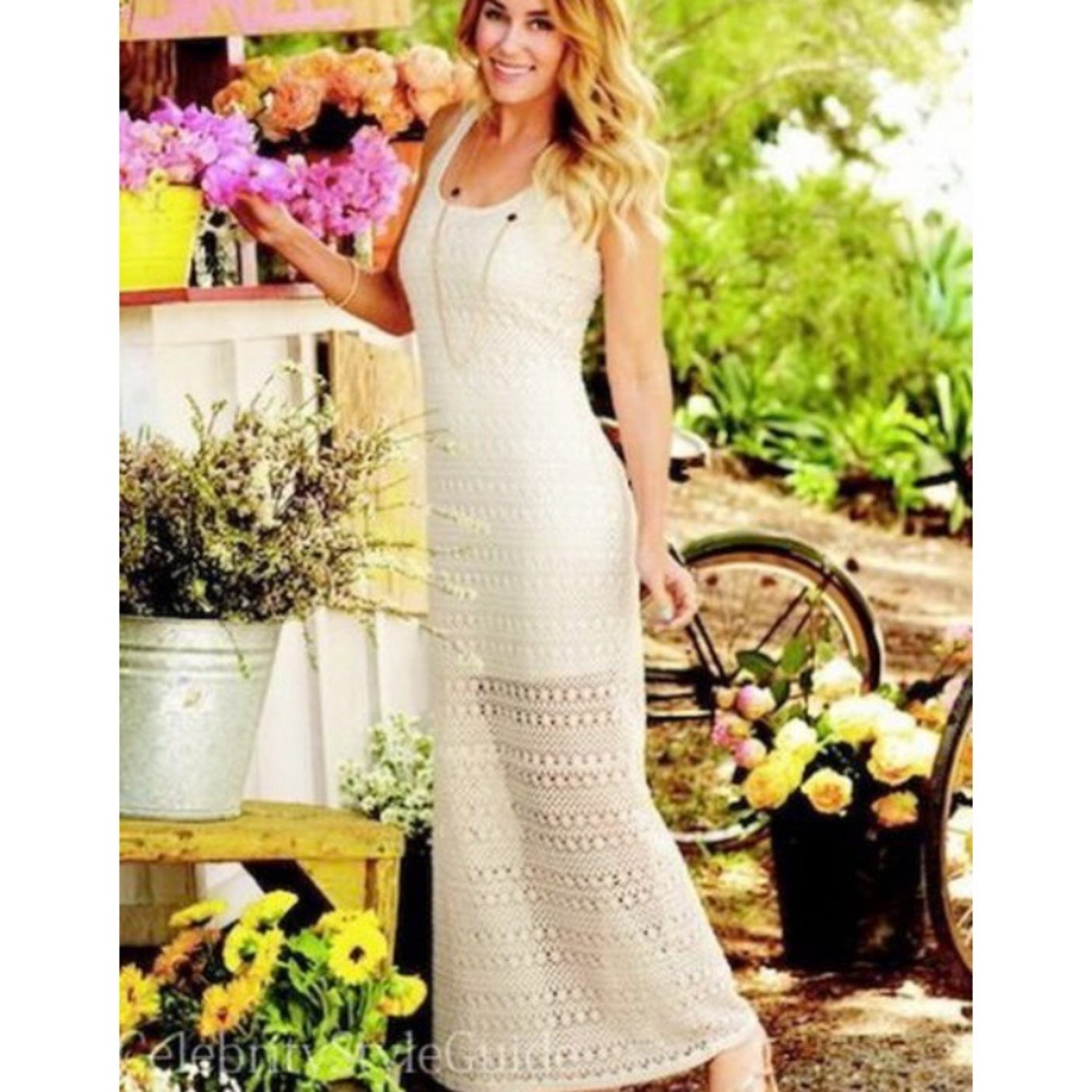 🎉HP!!🎉PINK “LC” Crocheted dress